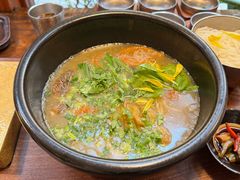 -银米·云南传统过桥米线(双廊黑金冠店)
