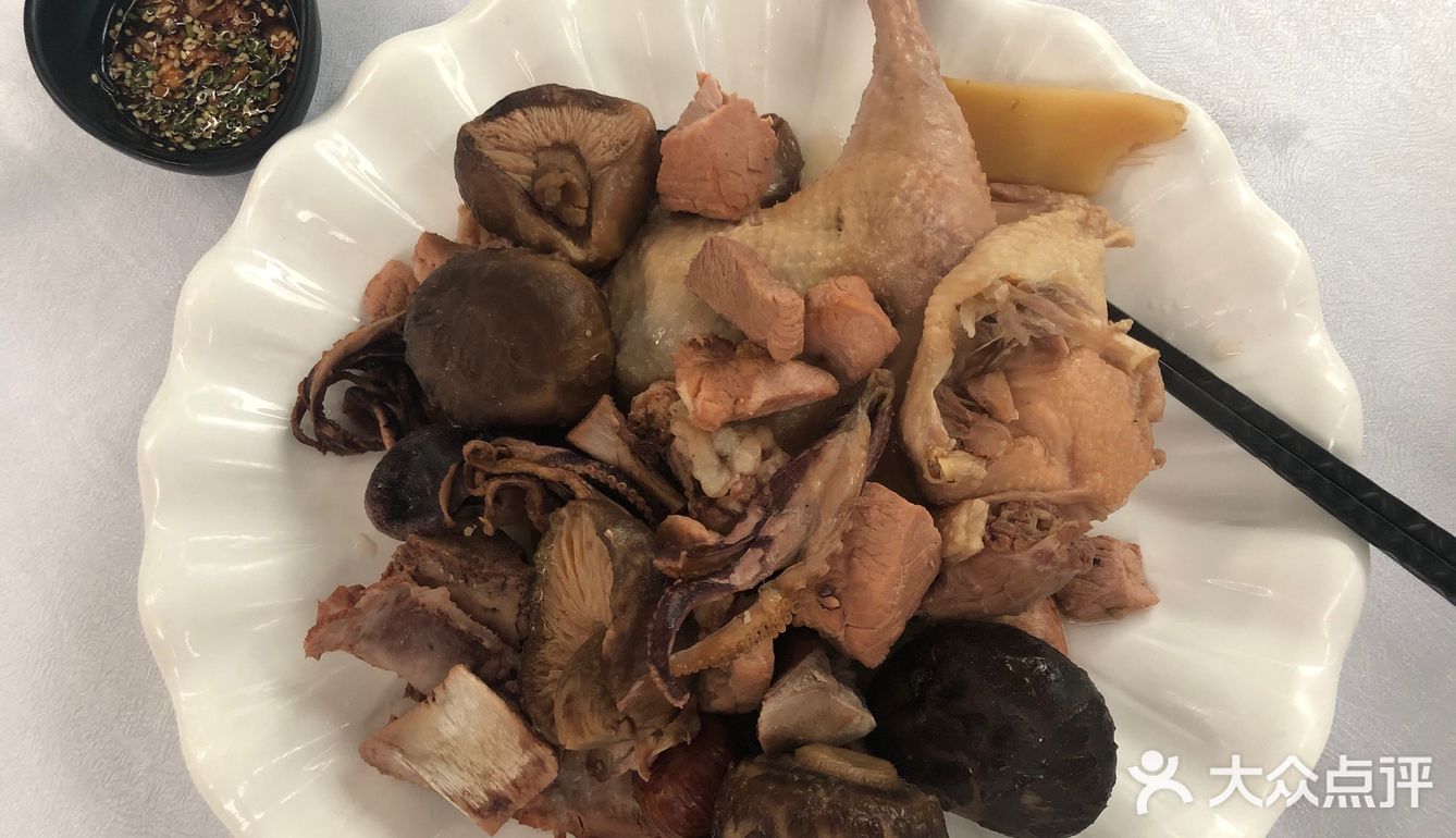 再来一个下饭的紫苏茄子豆角，茄子超入味，豆角有点老