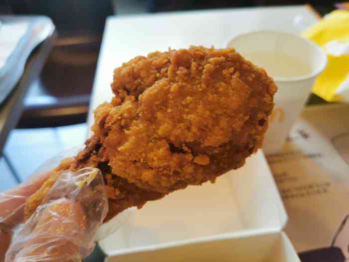 麦当劳(王府井百货店)-"小炒和牛堡 牛肉很薄一片,很嫩,很多汁,.