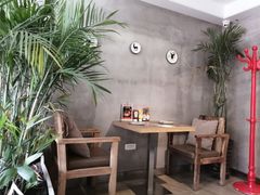 -HIGH FIVE哈福手工汉堡(桂林路店)