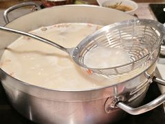 -尚尚仙·酸汤猪手·猪肚鸡火锅(华联万柳购物中心店)