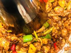-沪小二炭火蛙锅(淮海中路美食不夜城店)