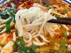 -巍山𤆵肉饵丝