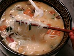 -蔼若春.传承三十年云南菜(金碧公园店)