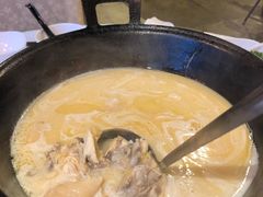 -鲜入围煮花胶鸡海鲜火锅
