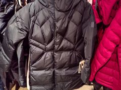 -唯品会(北京国瑞城店)