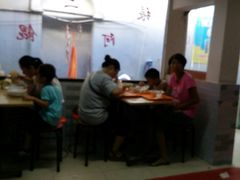 -张阿三馄饨店