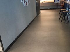 -瑞幸咖啡(巴黎春天陕西路店)