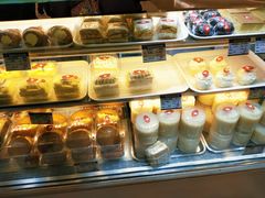 -白玉兰食品甜凤店(合生汇店)