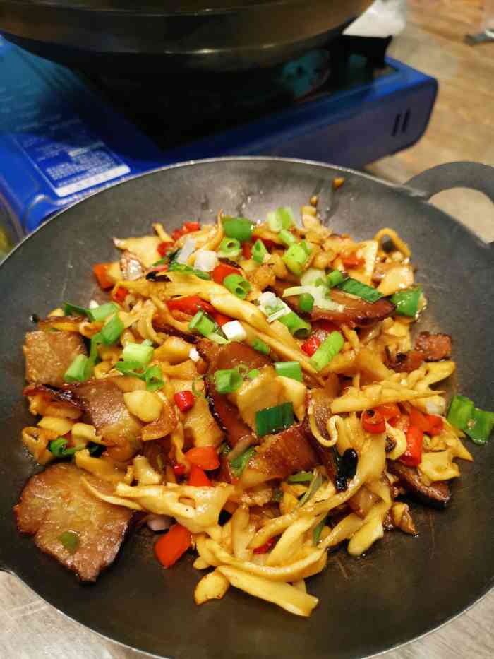 新知味砂锅居(汇通路店)-"位置:就在汇通路那里,附近没看到有停车的.