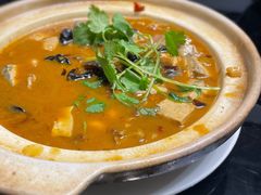 鱼膘肥肠臭豆腐煲-南京金牛湖巨碗鱼头