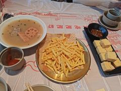 -肥肥虾庄·金牌油焖大虾(汉街SKP店)