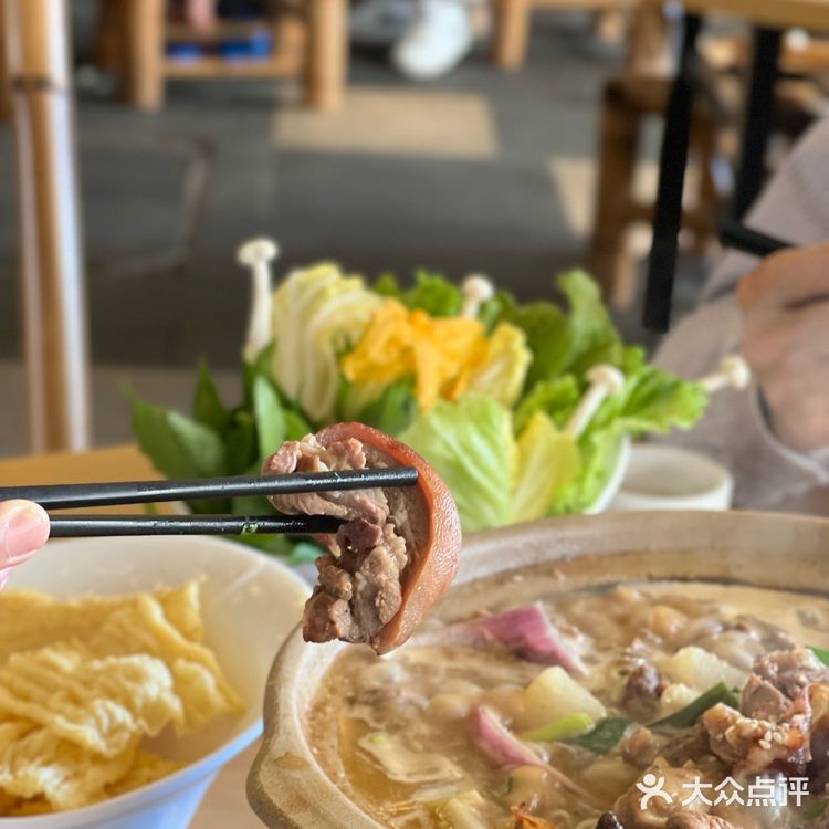 在三亚超好吃的东山羊🐏