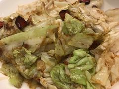 蒜香干椒炒手撕包菜-港丽餐厅(高德置地店)