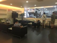 -弘仁宝佳比亚迪4S店(宝山旗舰店)