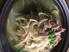 -吴越荣记苏州菜·松鼠桂鱼100%活鱼现做(斜塘老街店)