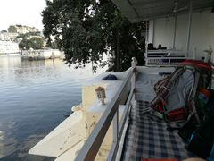 -Lake Shore Hotel & Restaurant