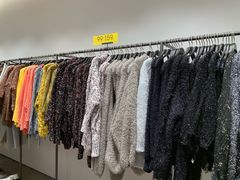 -URBAN REVIVO(高德置地广场·春广场店)