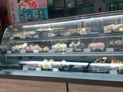 -85度C(生甜甜圈研究工坊·上海平凉店)
