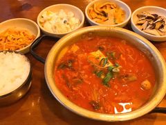 泡菜猪肉锅-金北顺大锅家(신사본점)