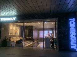 -TONI&GUY