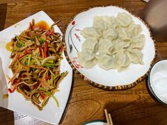 -东来菜馆•手抓海鲜家常菜•海鲜锅贴