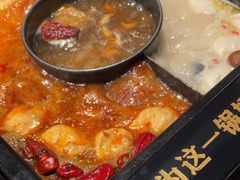 -老牌坊云南鱼豆花火锅(哈西万达店)