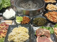 -啊美丽炭火烤肉(滑翔一店)