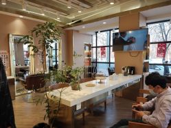 -一東造型烫发染发