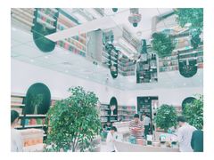 -钟书阁(群光广场店)
