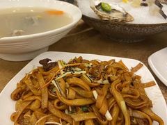 干炒牛河-吉源大排档·鱼生·海鲜(烧烤彩印厂店)