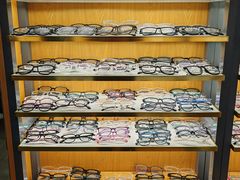 -优医视平价眼镜蔡司依视路折扣工厂店(十里堡店)
