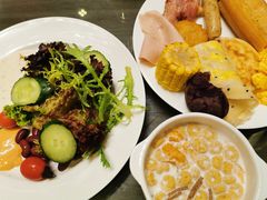 -上海滴水湖皇冠假日酒店