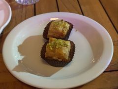 蜜糖坚果千层酥-ELI FALAFEL Lebanese&Mediterranean黎巴嫩美食(富城路店)