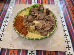 手抓牦牛肉-卡万金特色藏餐