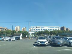 -新场古镇-停车场