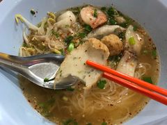 海鲜米线-马里奥明星猪脚饭