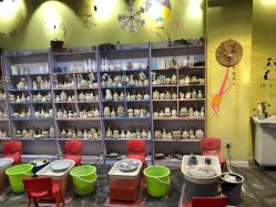 -泥娃娃DIY陶吧(易生活购物公园店)
