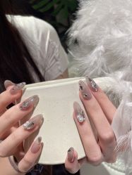 -LISSOM莉森 Nail ·美甲美睫原创定制店