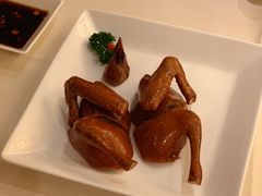 玻璃烧乳鸽-利苑酒家(合景国际金融广场店)