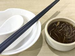 -莱莱小笼·乔艾