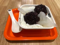海底椰白雪黑糯米-满记甜品(苏州中心店)