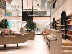 -钟书阁(群光广场店)