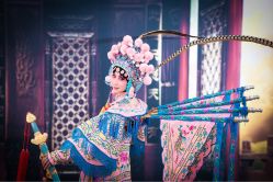 点击看大图 -后宫·古装汉服京剧儿童亲子全家福摄影