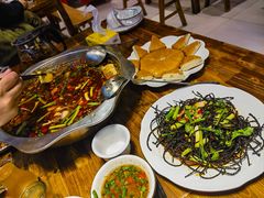 -乡土特色.冷锅鱼.牦牛肉汤锅