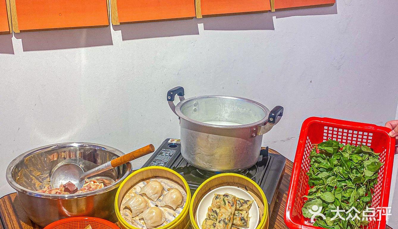 藏在倒闭商城边上的宝藏美食店