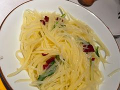 香菜梗炝土豆丝-绿茶餐厅(朝阳大悦城店)