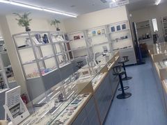 -无奔眼镜·蔡司·依视路授权店(马家堡店)