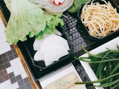 -一席地·本地鸡窝·杭帮鸡火锅(萧山银隆百货店)