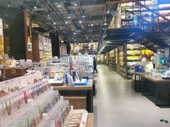 -半山书局(新世纪商城店)